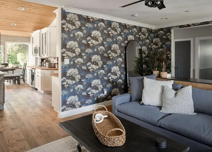 Old Town Farm-to-table - Gourmet Adventure With Pool Holiday home